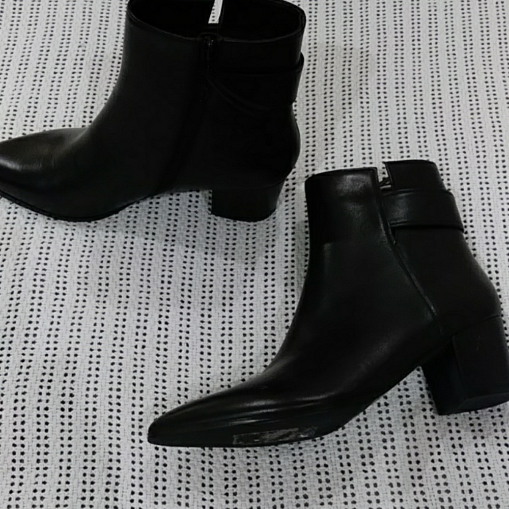Short leather booties - 10 Narrow, never worn